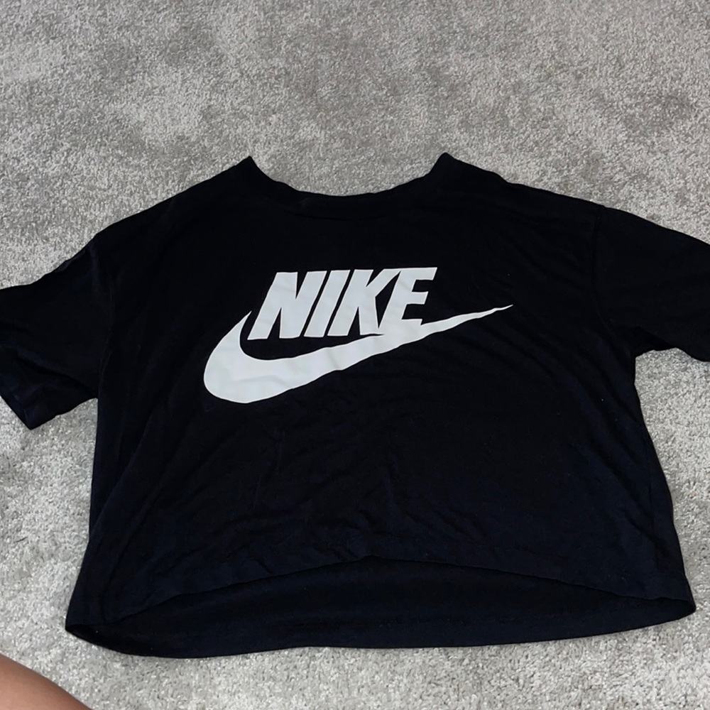 nike crop top! size small!